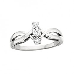 G62 14KW 3 STONE VERTICAL RING 1/4TW REG$1125